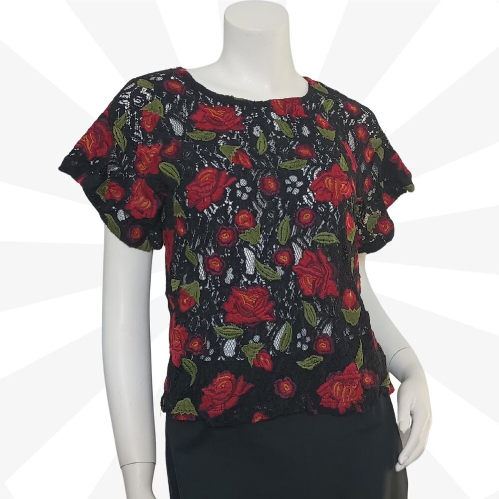 Who What Wear Black Size Small Round Neck Short Sleeve Blouse Lace Embroidered